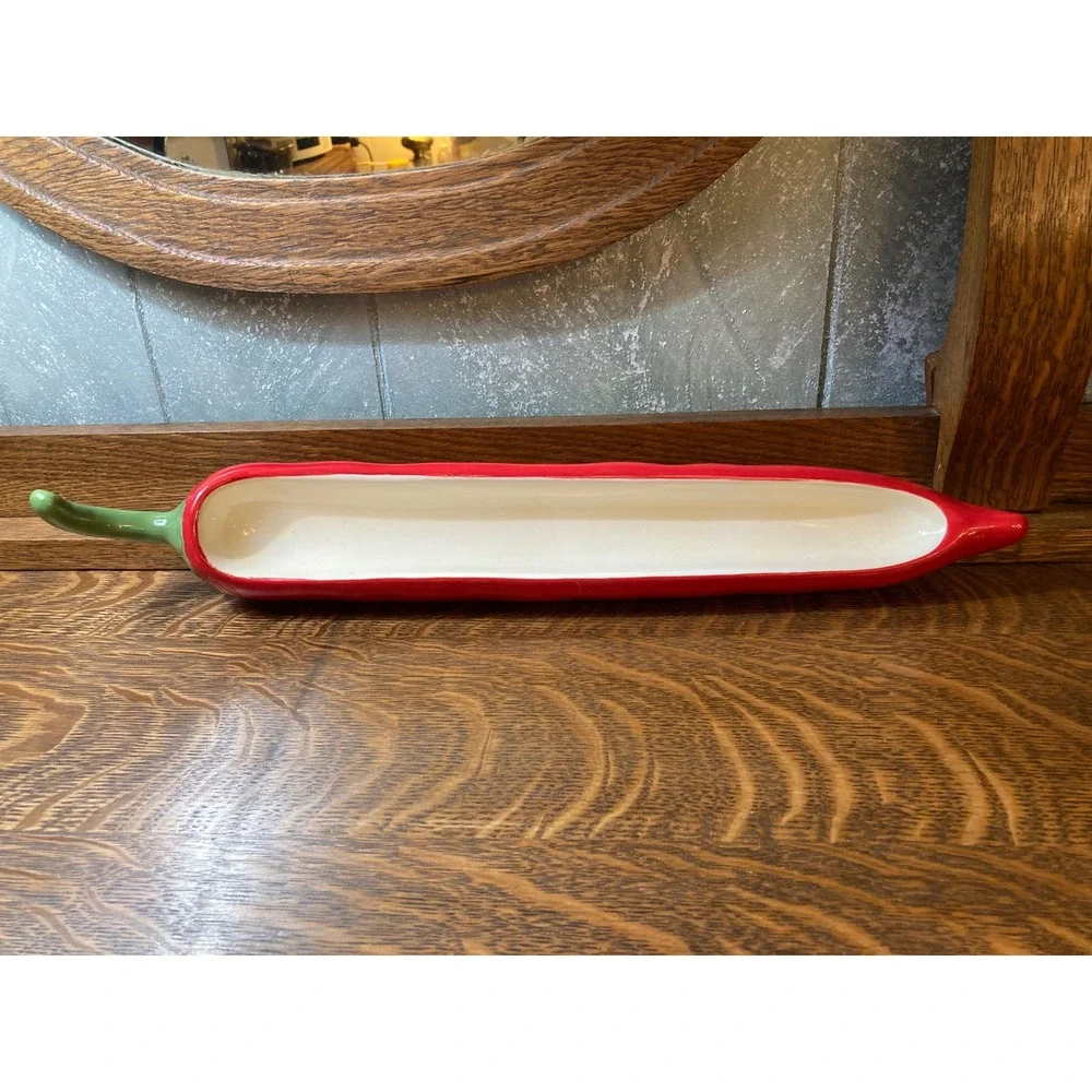 Boston Warehouse 2003 Red Chili Pepper Ceramic Serving Dish Tray 18.5 Inch Long